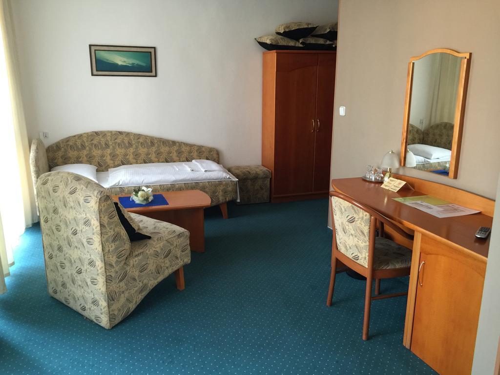 Hotel Dukla Presov Room photo